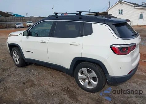 2018 Jeep Compass Latitude Fwd z USA, uszkodzony, nr VIN 3C4NJCBB3JT137344